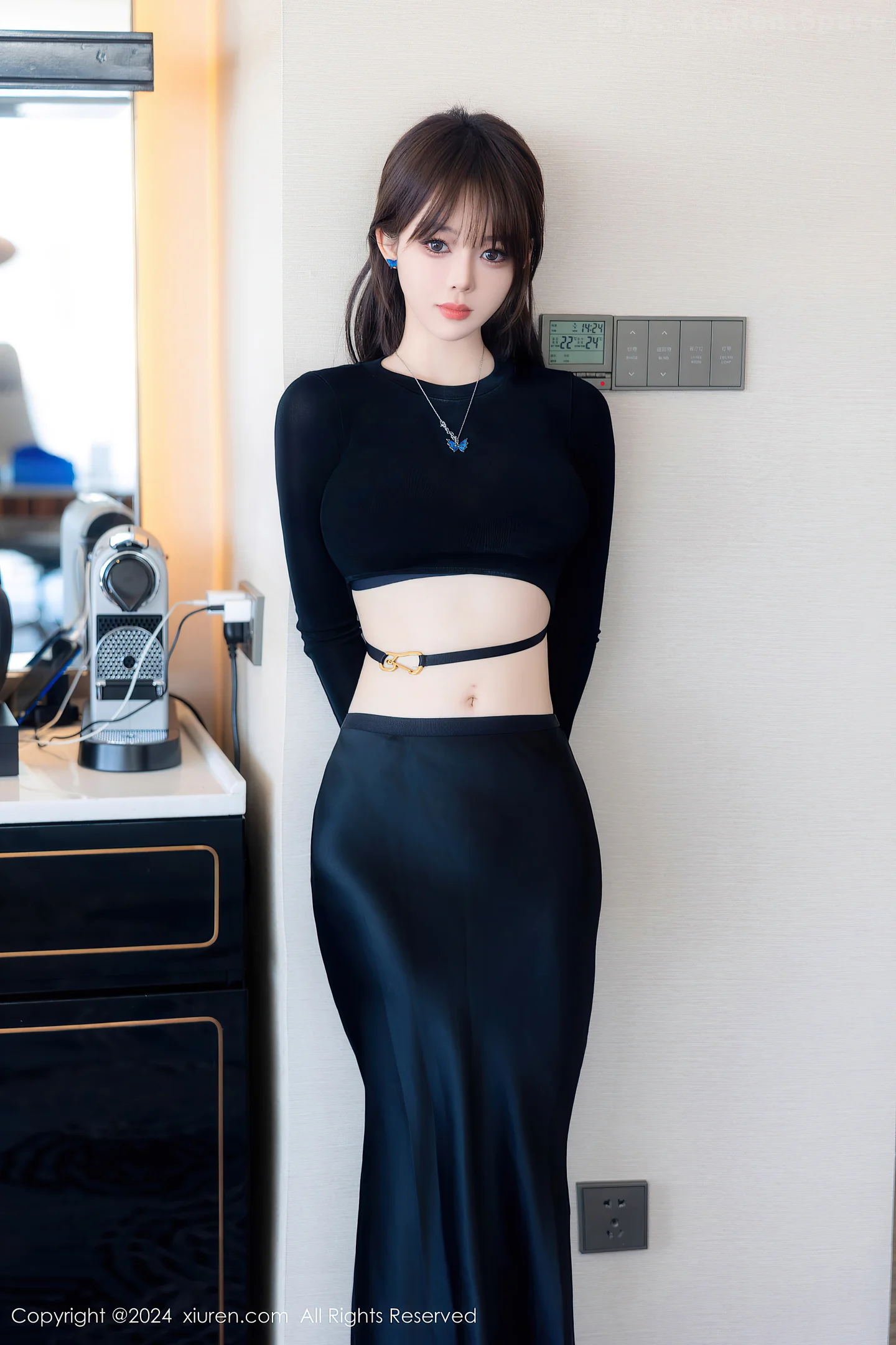 图片[2]-[XiuRen秀人网]VOL.8661 模特奶瓶性感黑色上衣配黑色长裙露粉黑内衣秀曼妙身姿诱惑写真83P-秀人网官方网站